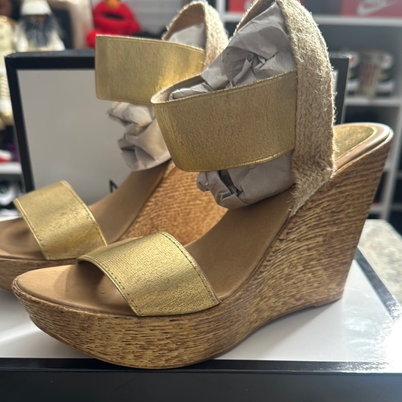Gold Wedge Sandals - Picture 1 of 5
